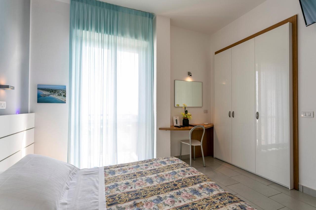Hotel Baya - In Centro, Sul Mare Milano Marittima Exterior foto