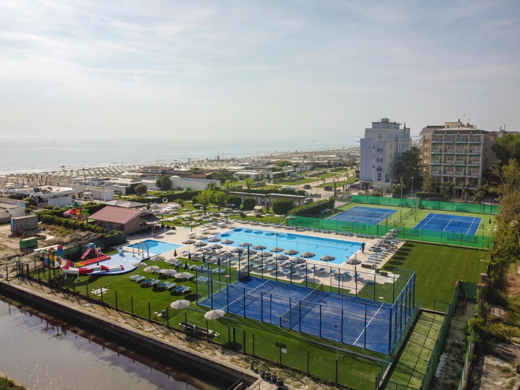Hotel Baya - In Centro, Sul Mare Milano Marittima Exterior foto